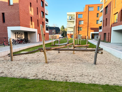 Aussenbereich eimer Wohnanlage 8078